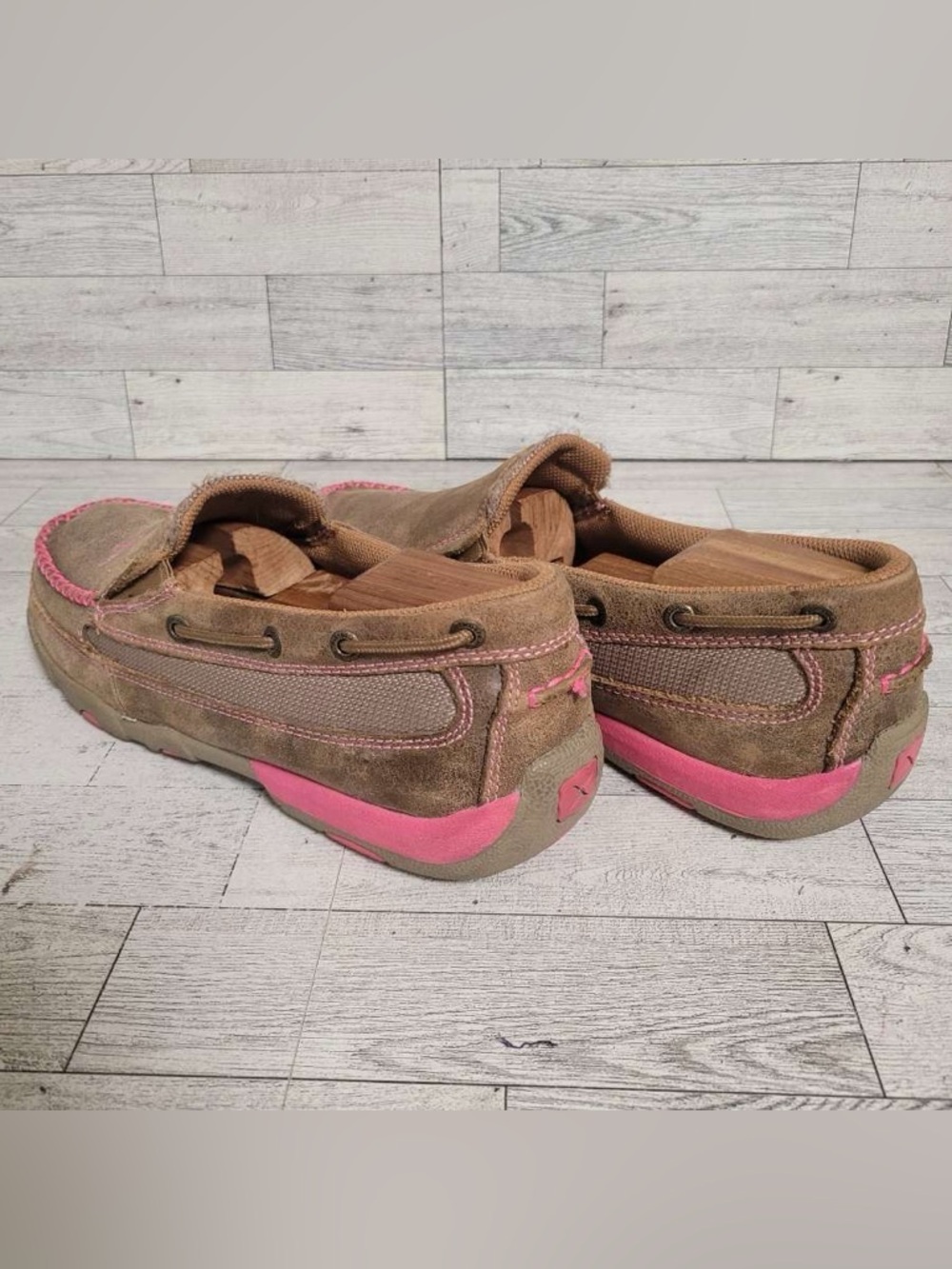 Women’s Twisted X Pink Ribbon Brown Leather Mocs Slip on Boat Shoes Size 10 - Picture 4 of 9